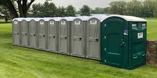 Best VIP or Luxury Restroom Trailers  in Loch Lomond, VA